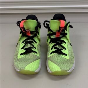 Nike LeBron Witness 5 Grinch Basketball Shoes Men’s Sz 10!